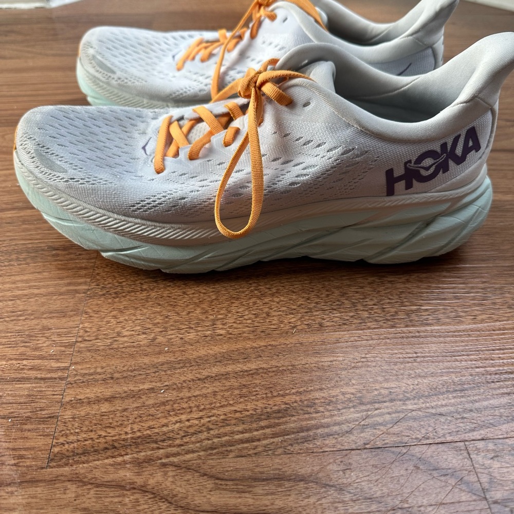 Women’s Hoka Clifton 8 size 10.5